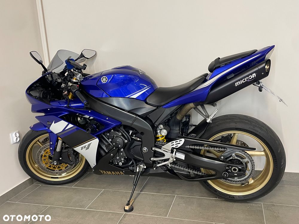Yamaha R1 - 21