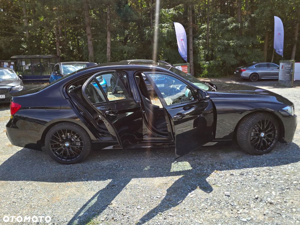BMW Seria 3 328i xDrive Sport Line - 4
