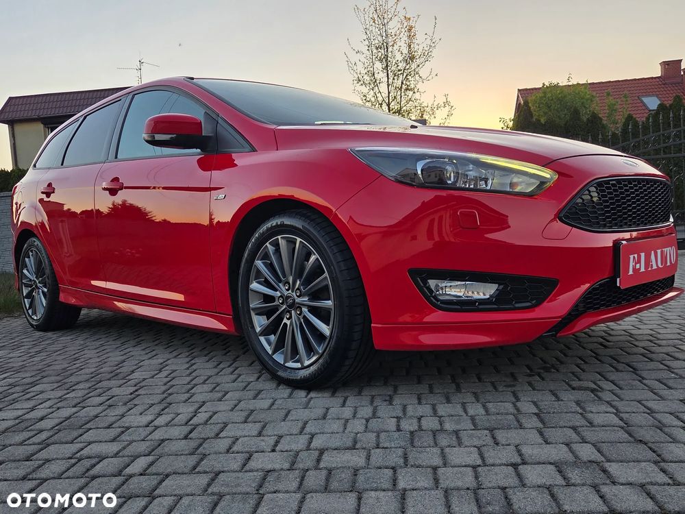 Ford Focus 1.0 EcoBoost Start-Stopp-System ST-LINE DESIGN - 18