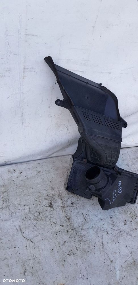 obudowa dolot powietrza Audi A4 B8 2.0 TDI - 5