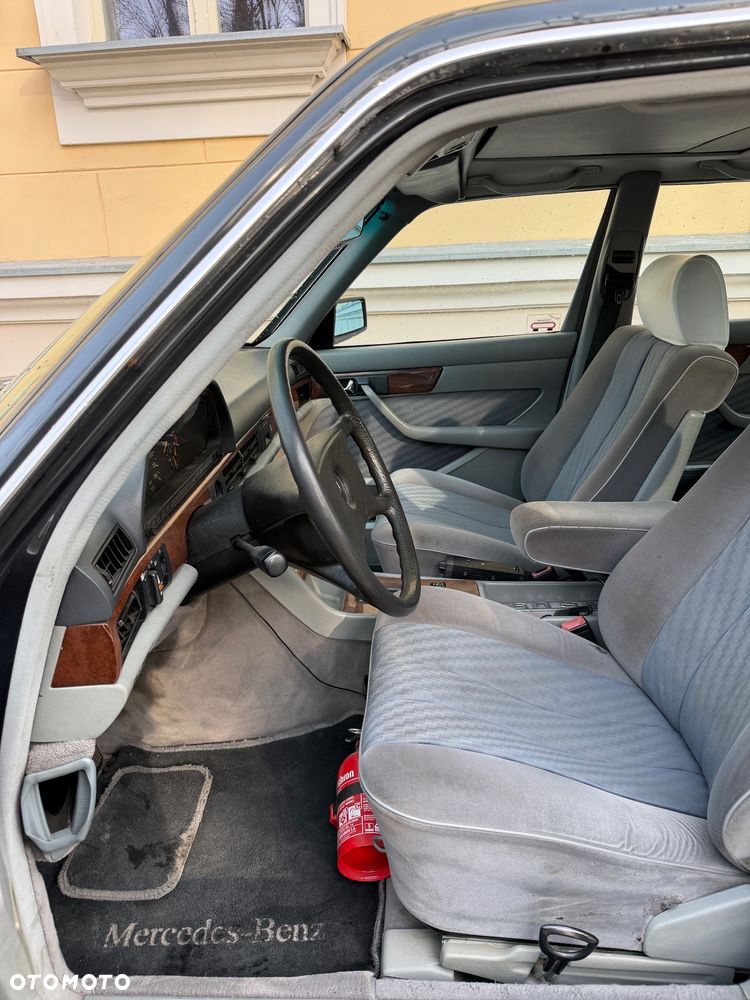 Mercedes-Benz 280 - 22