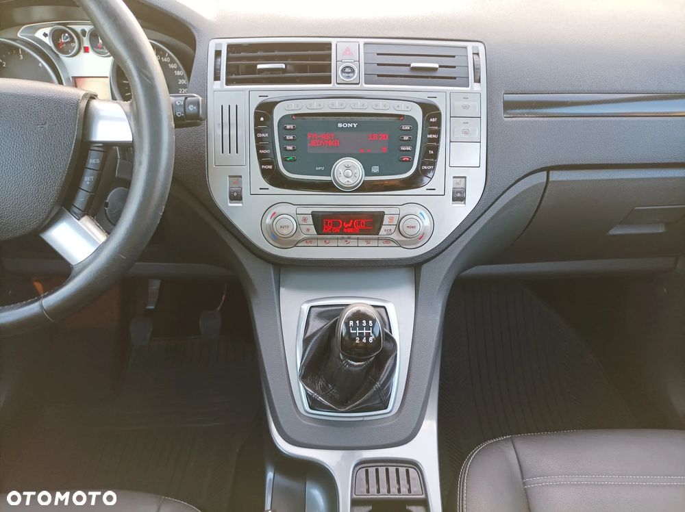 Ford Kuga 2.0 TDCi 4x4 Titanium - 33