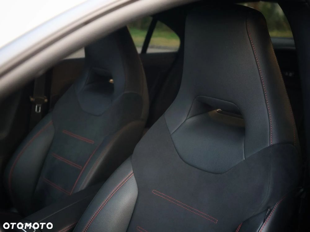 Mercedes-Benz CLA 200 mHEV AMG Line 7G-DCT - 10