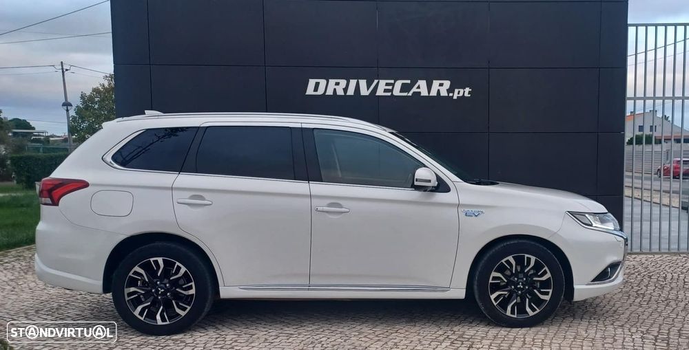 Mitsubishi Outlander - 9