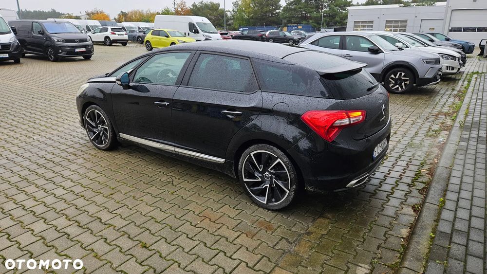 Citroën DS5 e-HDi 110 EGS6 SoChic - 4
