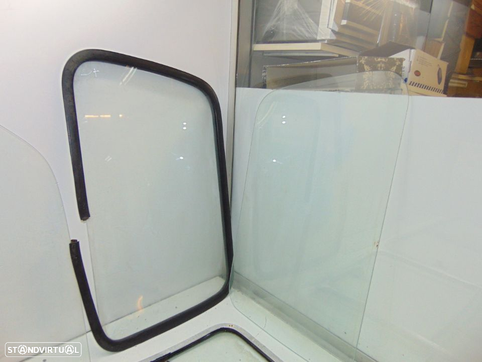bedford rascal vidros - 4