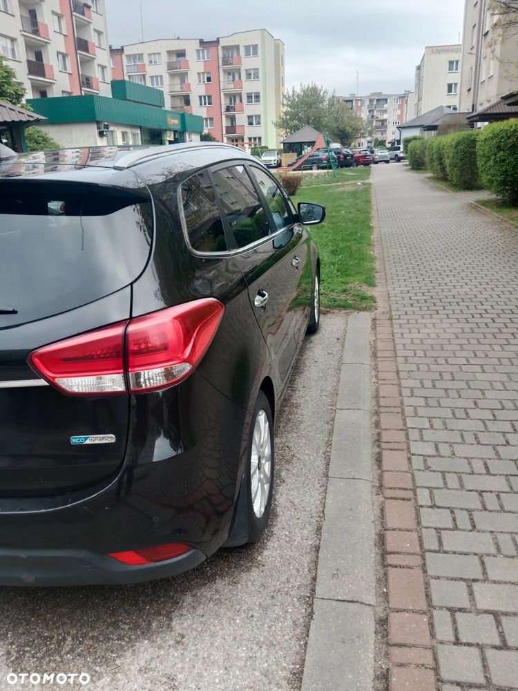 Kia Carens 1.7 CRDi Business Line 7os 7DCT - 6