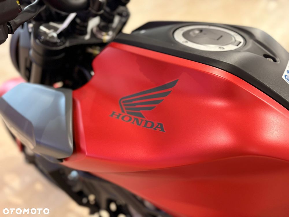 Honda CB - 12