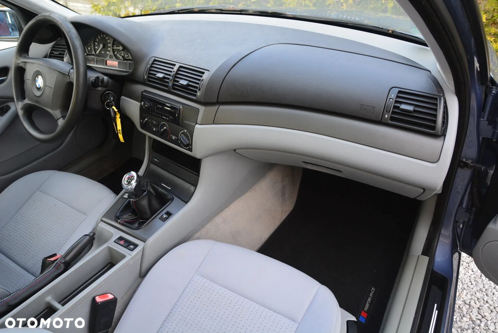 BMW Seria 3 318i - 31