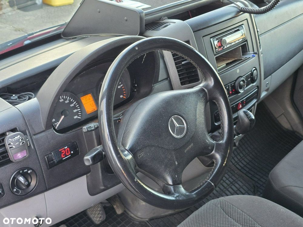 Mercedes-Benz Sprinter - 23