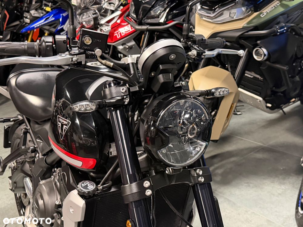 Triumph Trident - 19