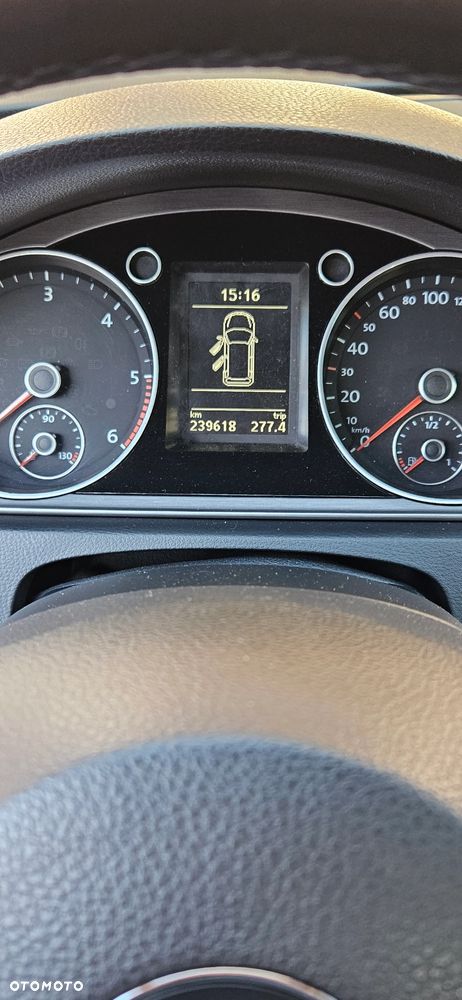 Volkswagen Passat 1.6 TDI BlueMotion Technology Comfortline - 12