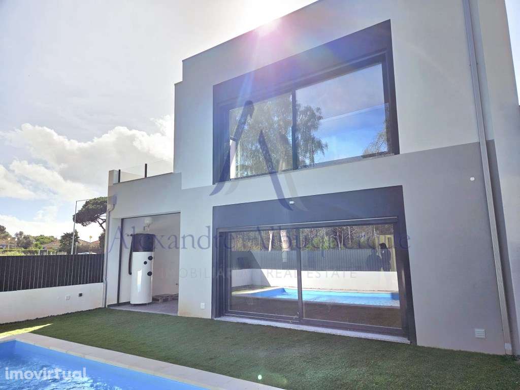 Moradia Contemporânea com Piscina na Lagoa de Albufeira - Grande imagem: 2/35