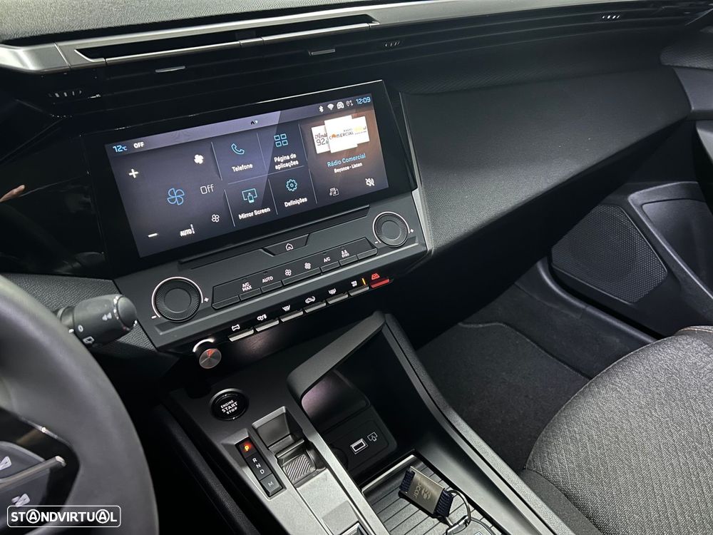 Peugeot 308 1.2 Hybrid Style e-DCS6 - 24