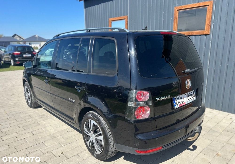 Volkswagen Touran - 5