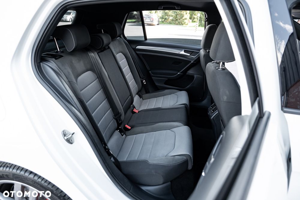 Volkswagen Golf 1.4 TSI BlueMotion Technology DSG Lounge - 22