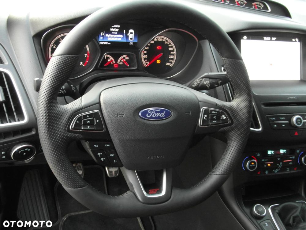 Ford Focus 2.0 EcoBoost ST mit Leder-Sport-Paket - 24