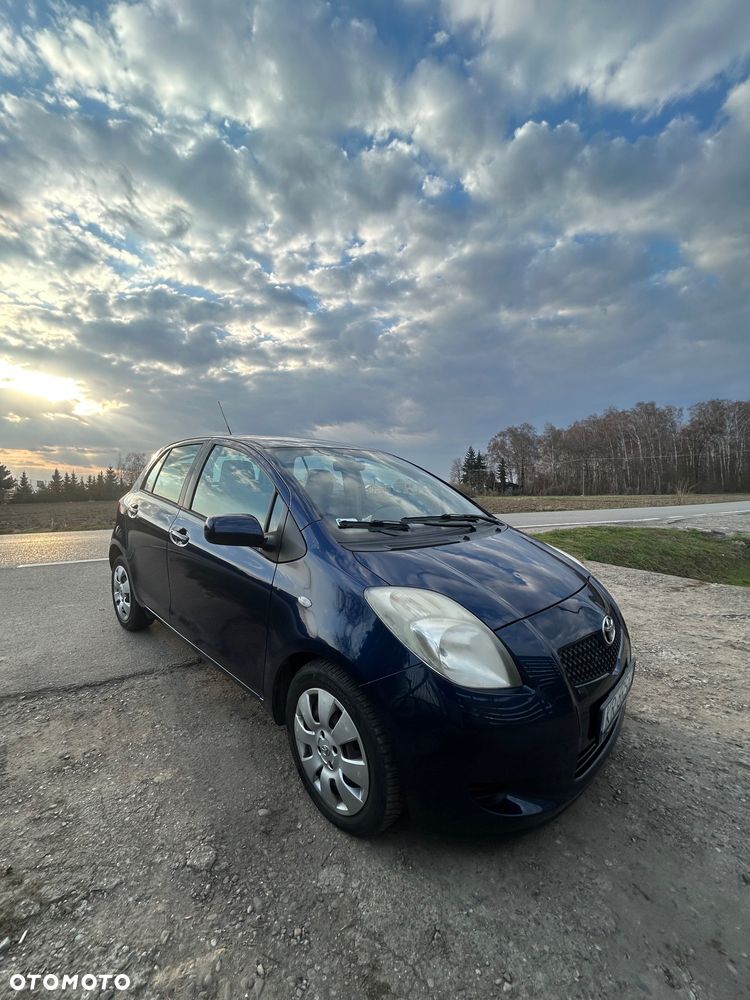 Toyota Yaris 1.3 Sol - 4