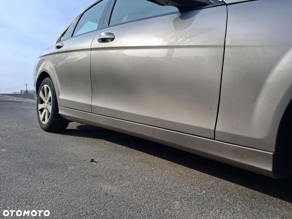 Mercedes-Benz Klasa C 220 CDI DPF Automatik Avantgarde - 11