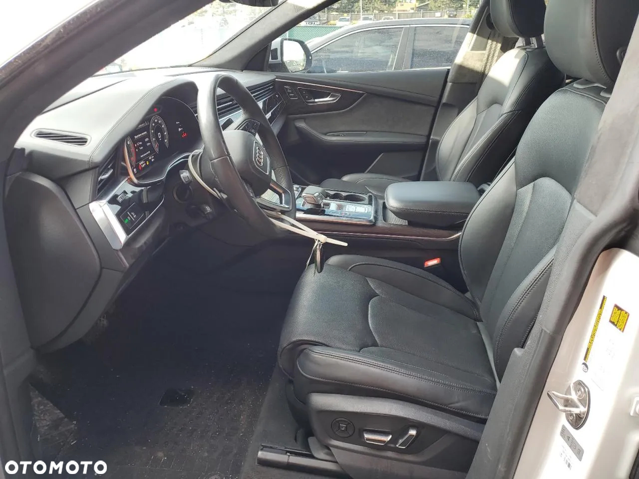 Audi Q8 55 TFSI quattro tiptronic - 7