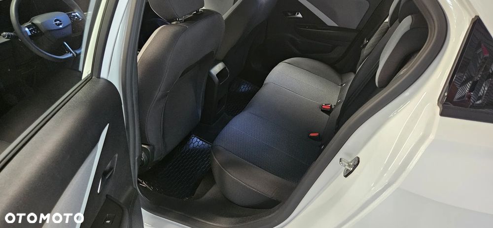 Opel Astra 1.2 T Edition S&S - 9