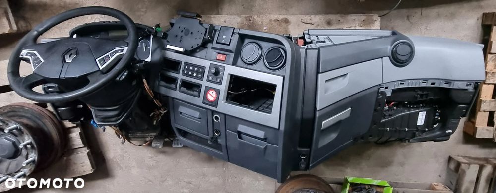 deska rozdzielcza (konsola) renault gama T - 2