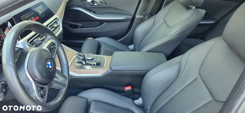 BMW Seria 3 330i xDrive M Sport - 15