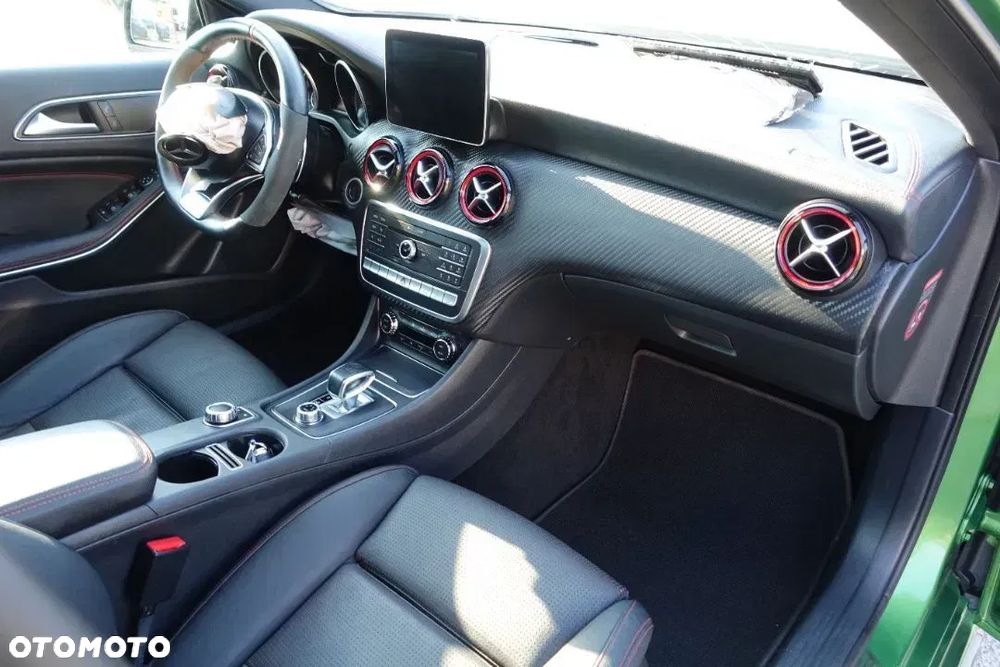 Mercedes-Benz Klasa A AMG 45 4Matic AMG Speedshift 7G-DCT PETRONAS 2015 World Champion Edition - 17