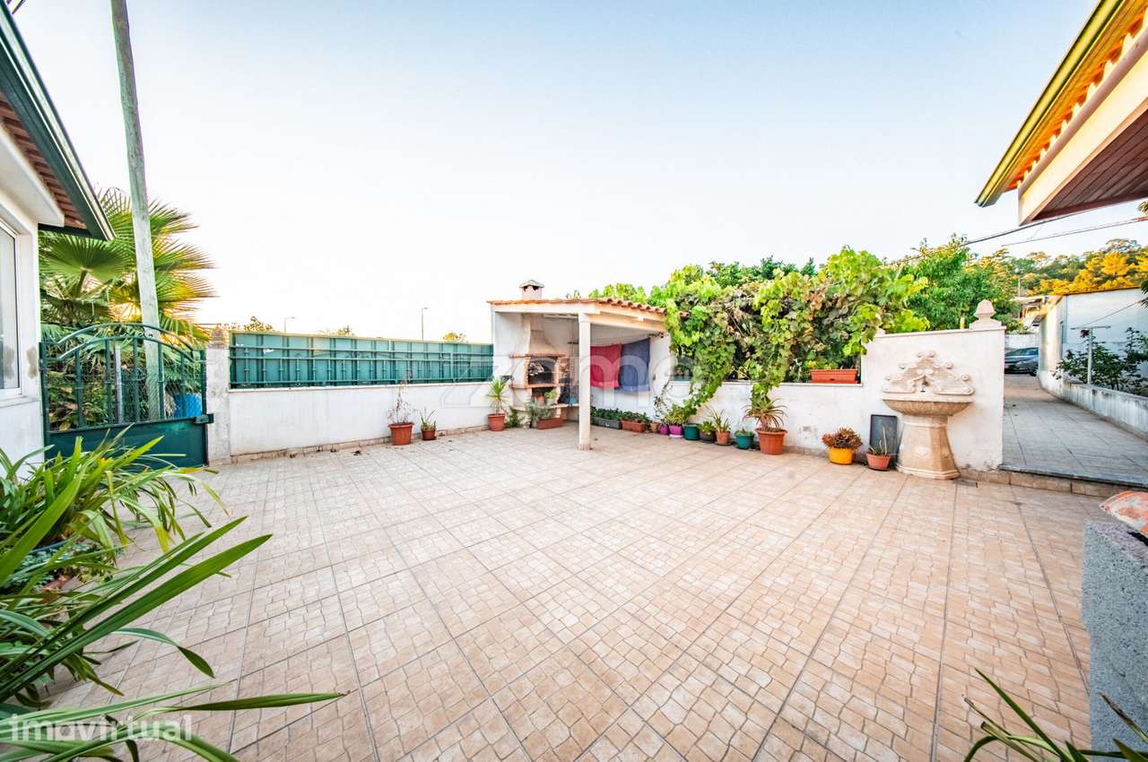 Moradia T3 em Eiras, Coimbra | Terraço com Churrasqueira e Quintal - Grande imagem: 4/29