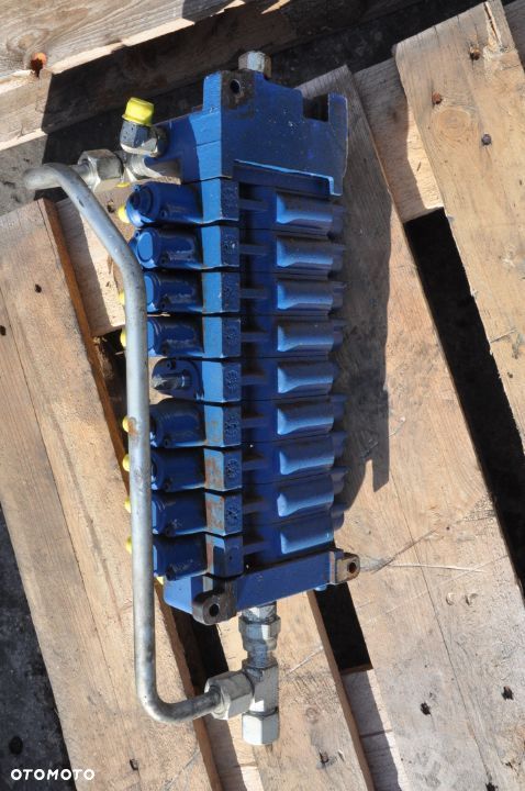 ROZDZIELACZ BLOK HYDRAULICZNY VOLVO ECR 25 REXROTH NR R900405520C - 3