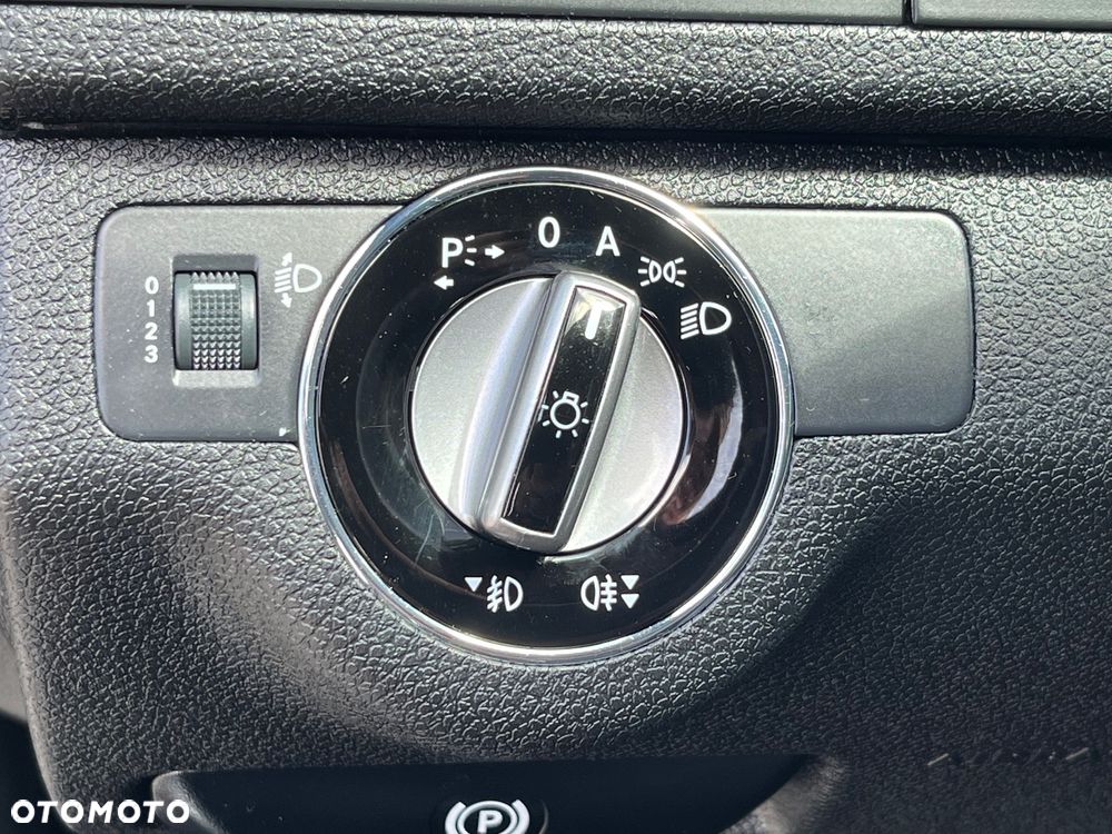 Mercedes-Benz Klasa C 180 Kompressor Automatik BlueEFFICIENCY Avantgarde - 25