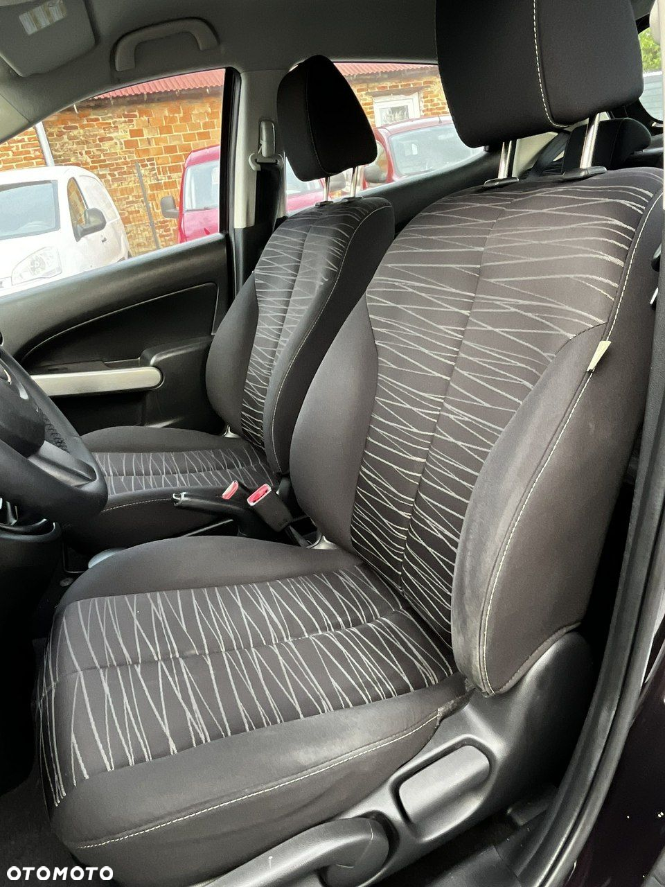 Mazda 2 - 8
