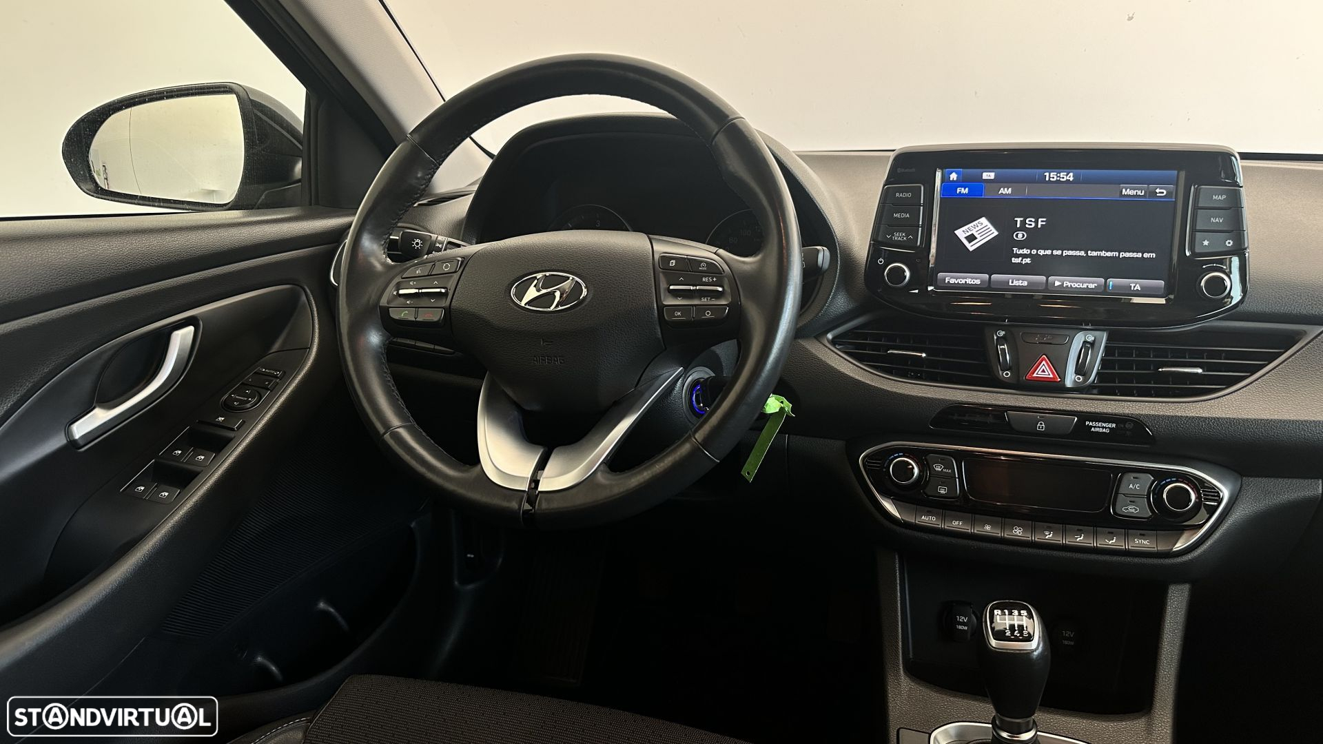 Hyundai i30 1.6 CRDI Comfort+Navi - 9