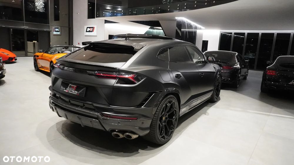 Lamborghini Urus - 18