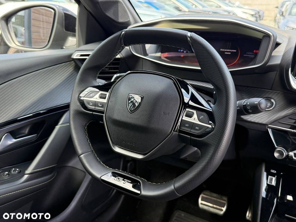 Peugeot 208 - 30