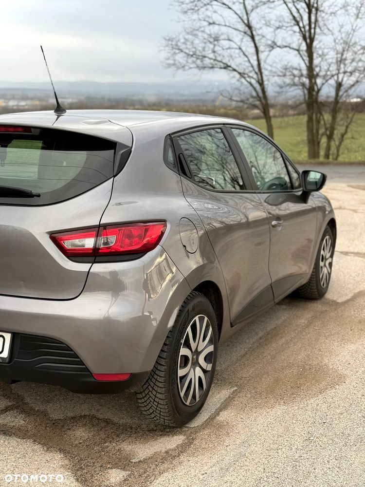 Renault Clio 1.2 16V Life - 10