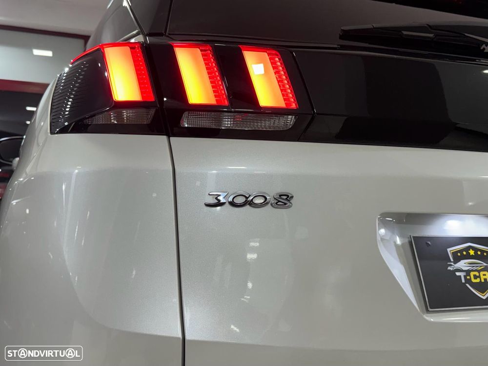 Peugeot 3008 PureTech 130 Stop & Start GPF Crossway - 11