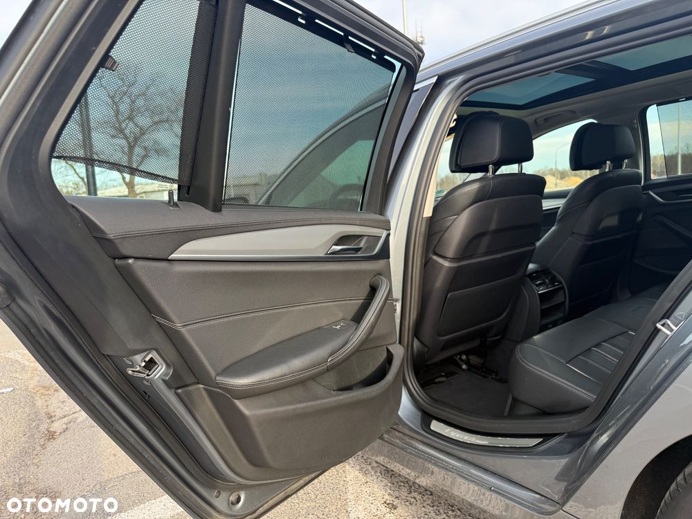 BMW Seria 5 530i Luxury Line - 26