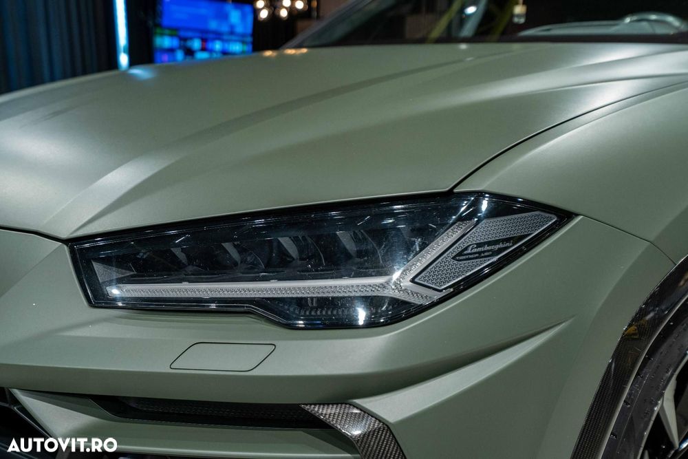 Lamborghini URUS - 12