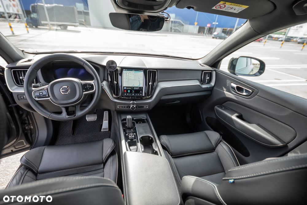 Volvo XC 60 B5 B AWD Plus Dark - 13