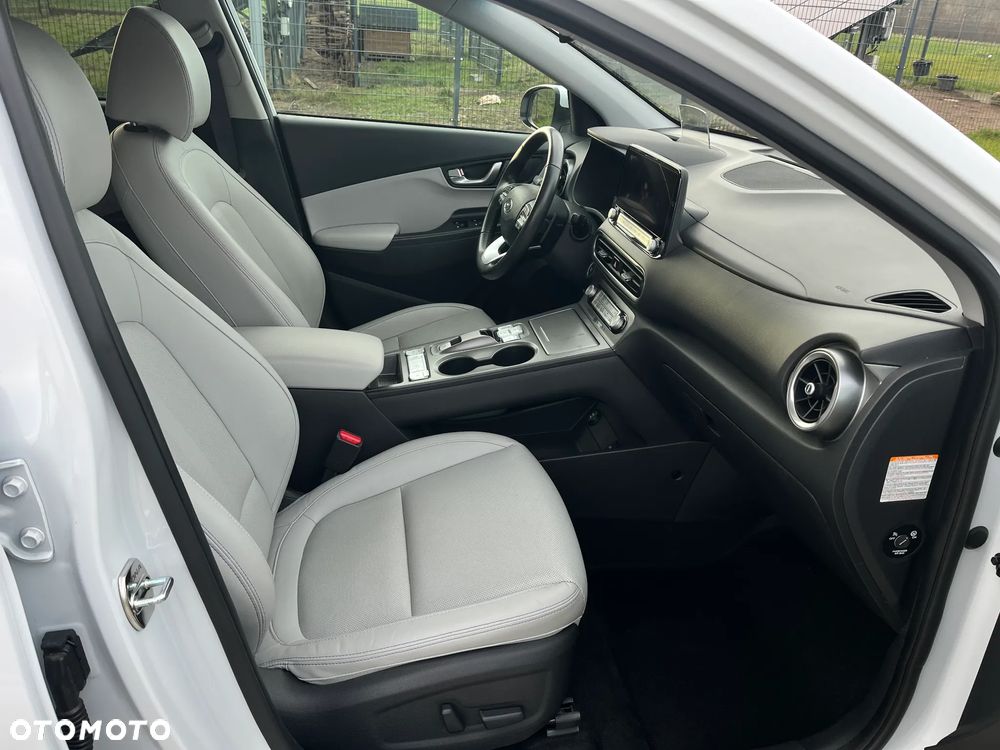 Hyundai Kona 64kWh Platinum - 23