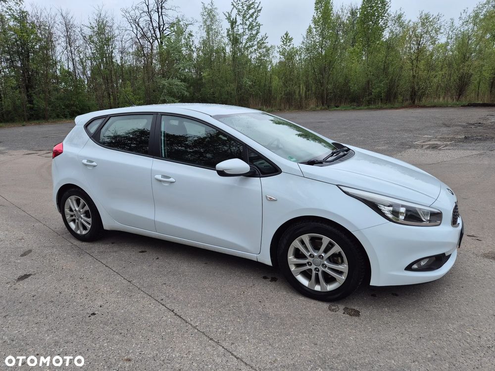 Kia Ceed 1.4 CVVT Fifa World Cup Edition - 8