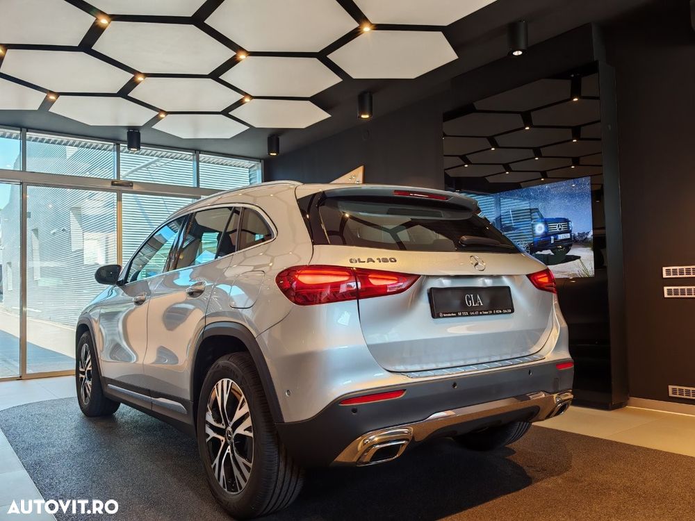 Mercedes-Benz GLA 180 MHEV - 12