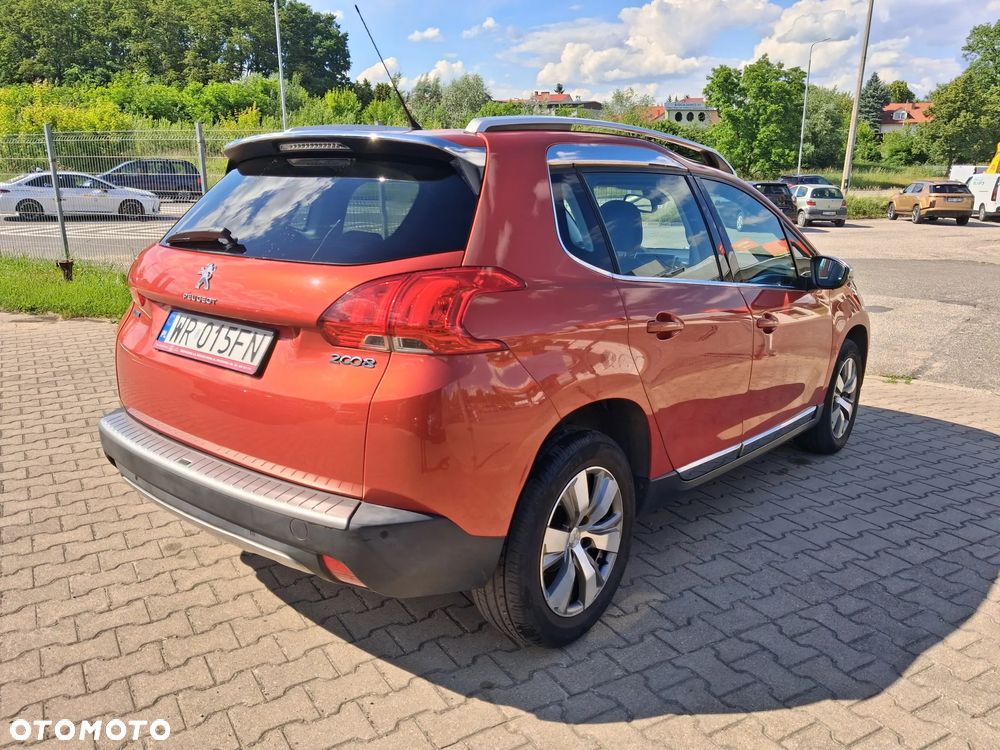 Peugeot 2008 1.6 BlueHDi Allure S&S - 6