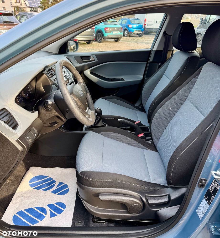 Hyundai i20 blue 1.2 Classic - 10
