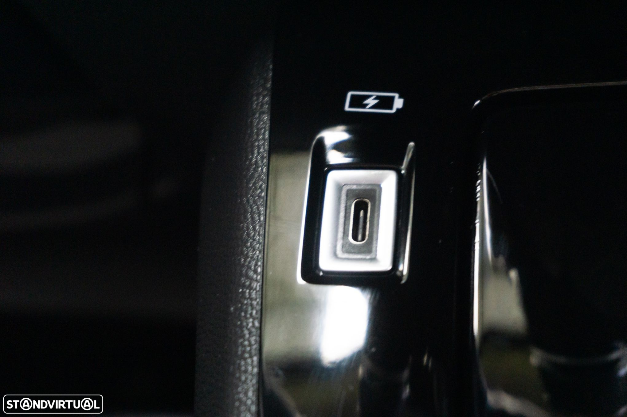 Peugeot 2008 1.2 PureTech Allure Pack EAT8 - 31