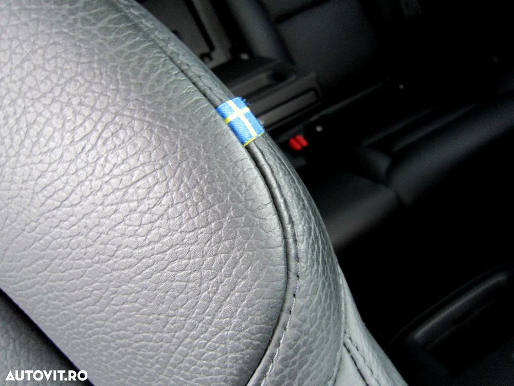 Volvo XC 60 B4 MHEV AT8 FWD Momentum Pro - 19
