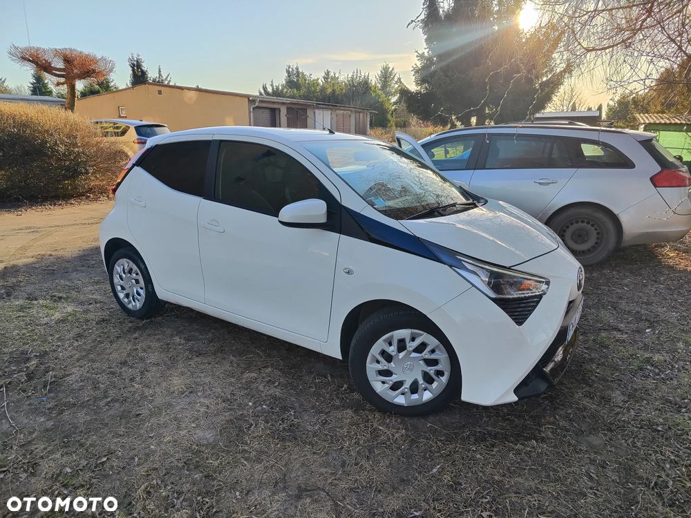 Toyota Aygo x-play - 3