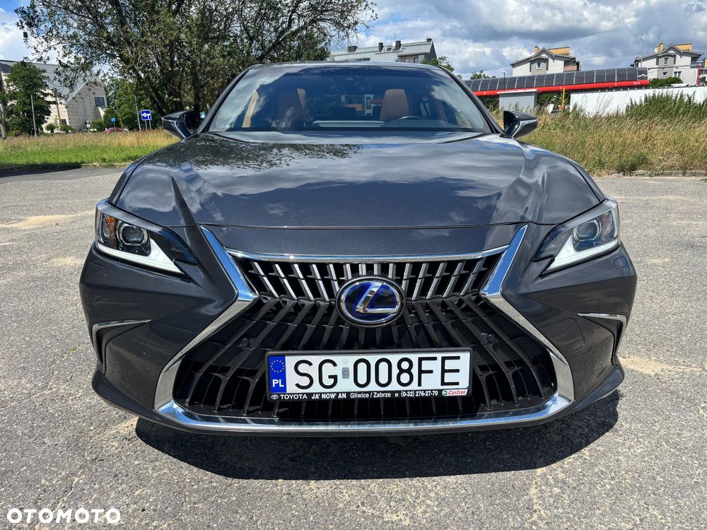 Lexus ES 300h Business Edition - 3