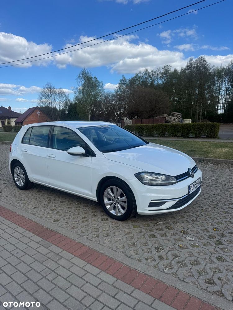 Volkswagen Golf - 1